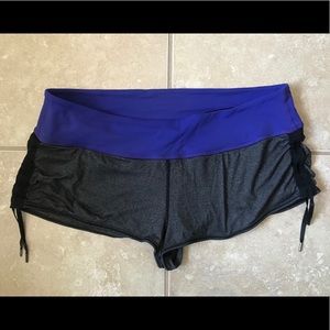 COPY - Lululemon Women’s Size 8 Shorts Gray and B…